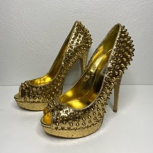 STEVE MADDEN Awwsome Gold Leather Studded Platform Pumps Size 9.5